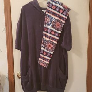 Hoodie with pockets and leggings 18 plus